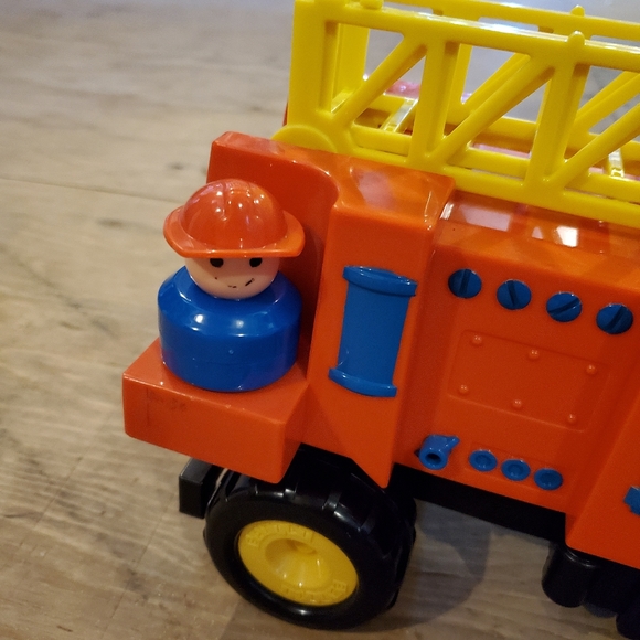 Battatt Fire Engine - Picture 5 of 7